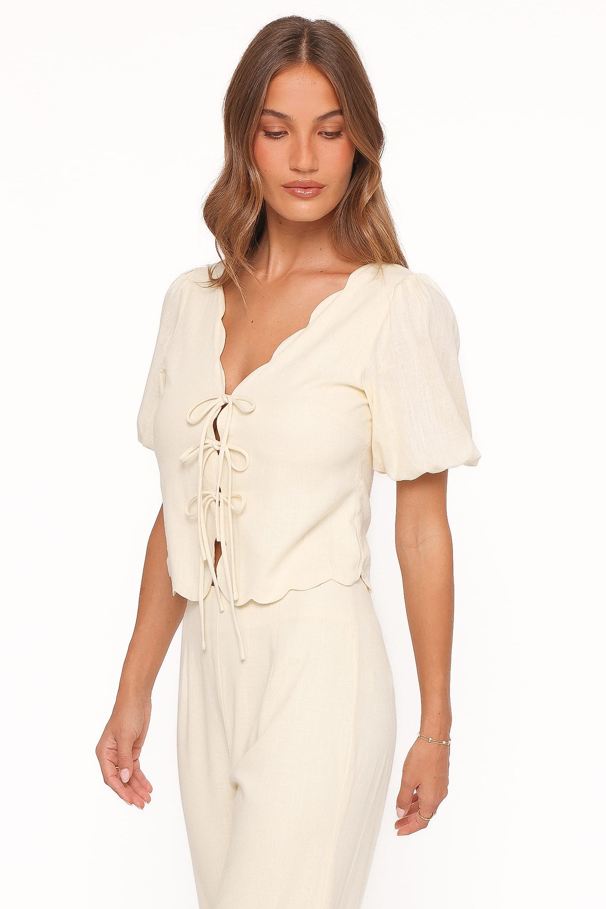 Jensen Scallop Hem Top in Butter Yellow – view 4 of 6