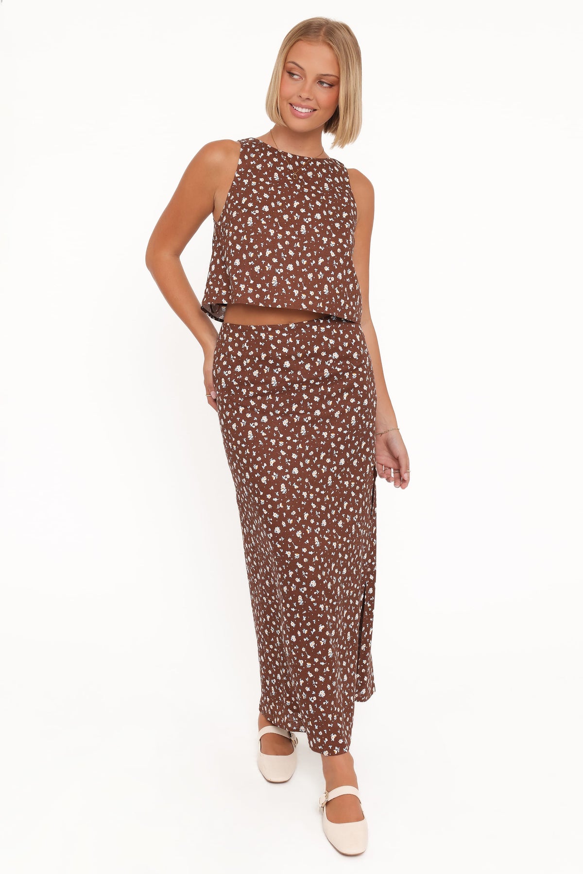 Madison Linen Cropped Tank in Brown Floral – view 6 of 8