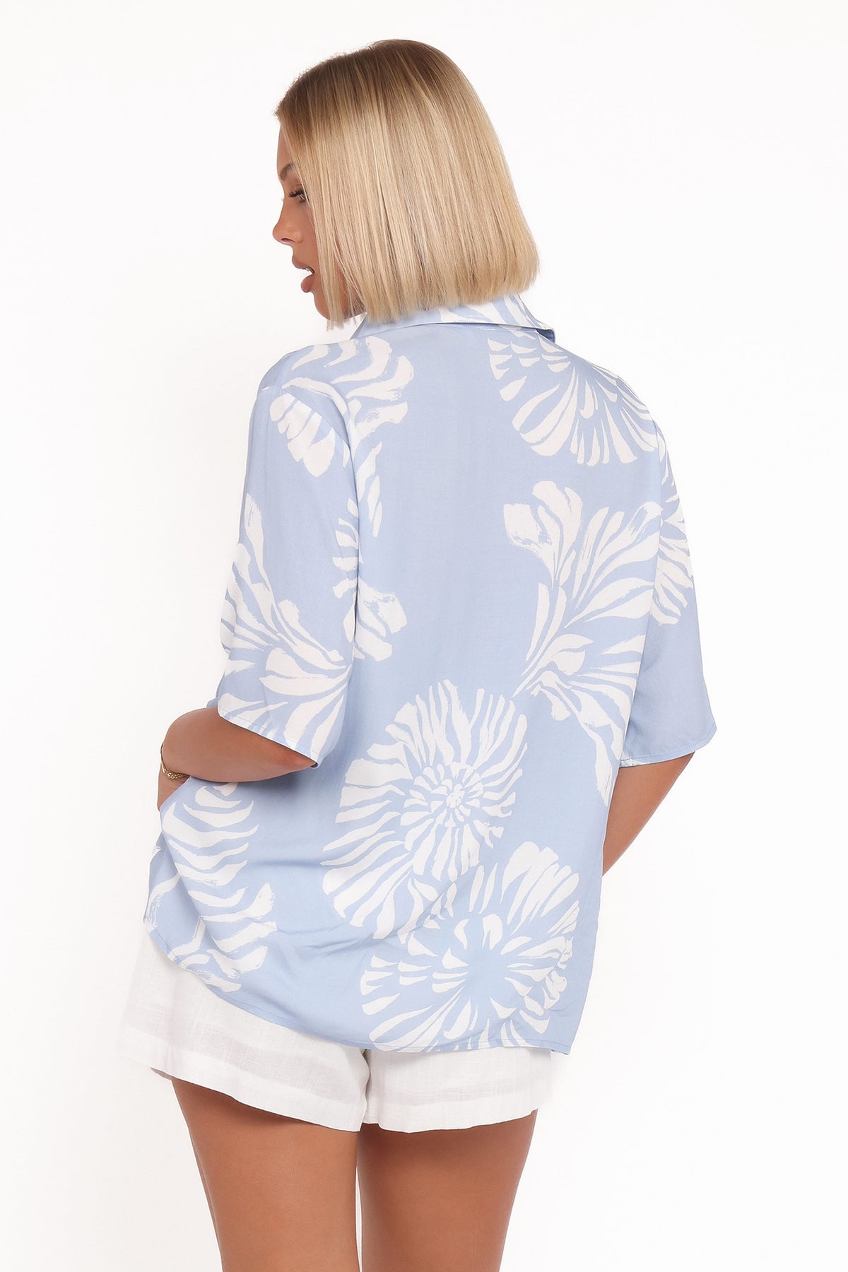 Riva Short Sleeve Shirt in Shell Print – view 4 of 9
