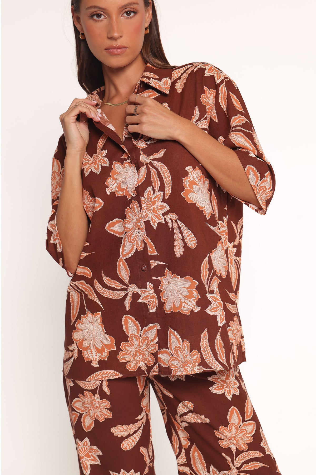 Samira Short Sleeve Shirt in Orange Floral – view 2 of 7
