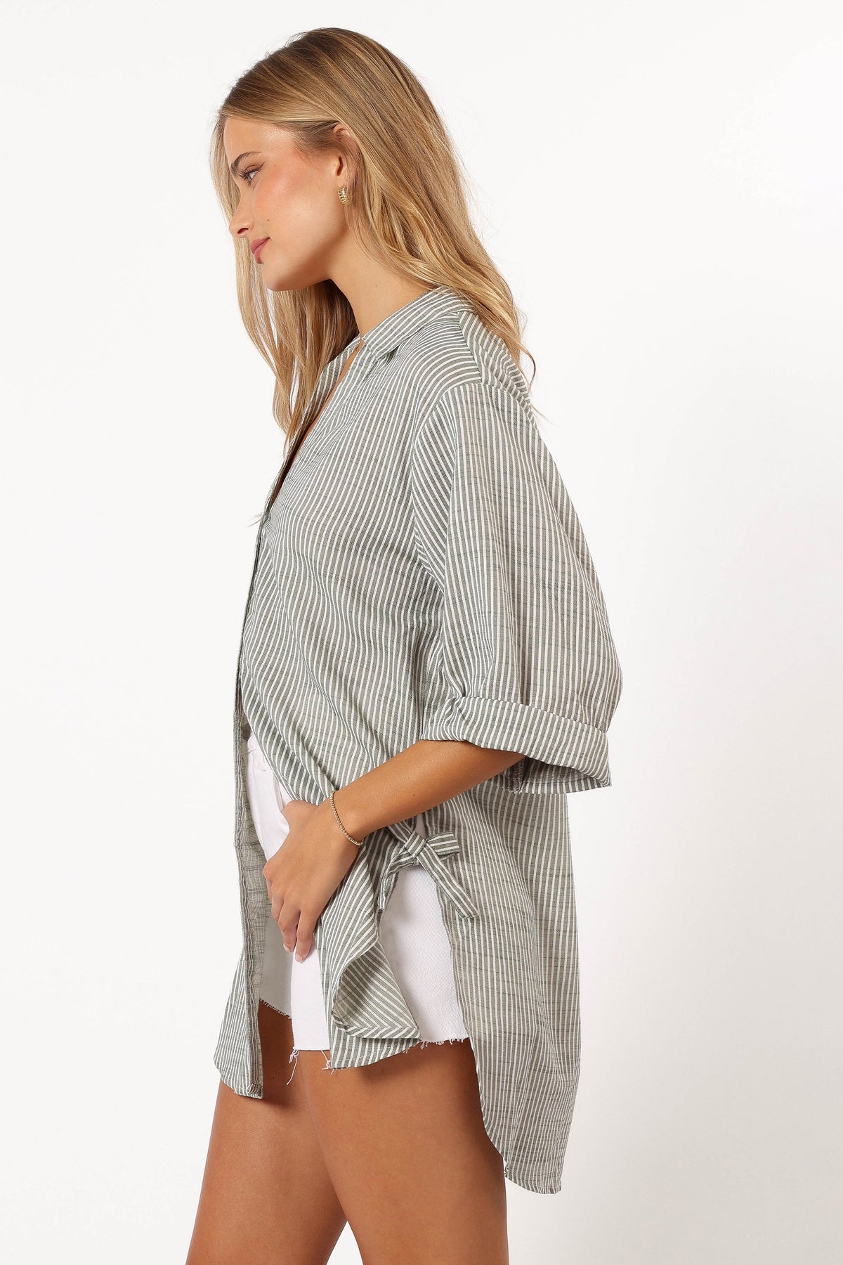 Wren Oversized Shirt in Olive – view 3 of 7