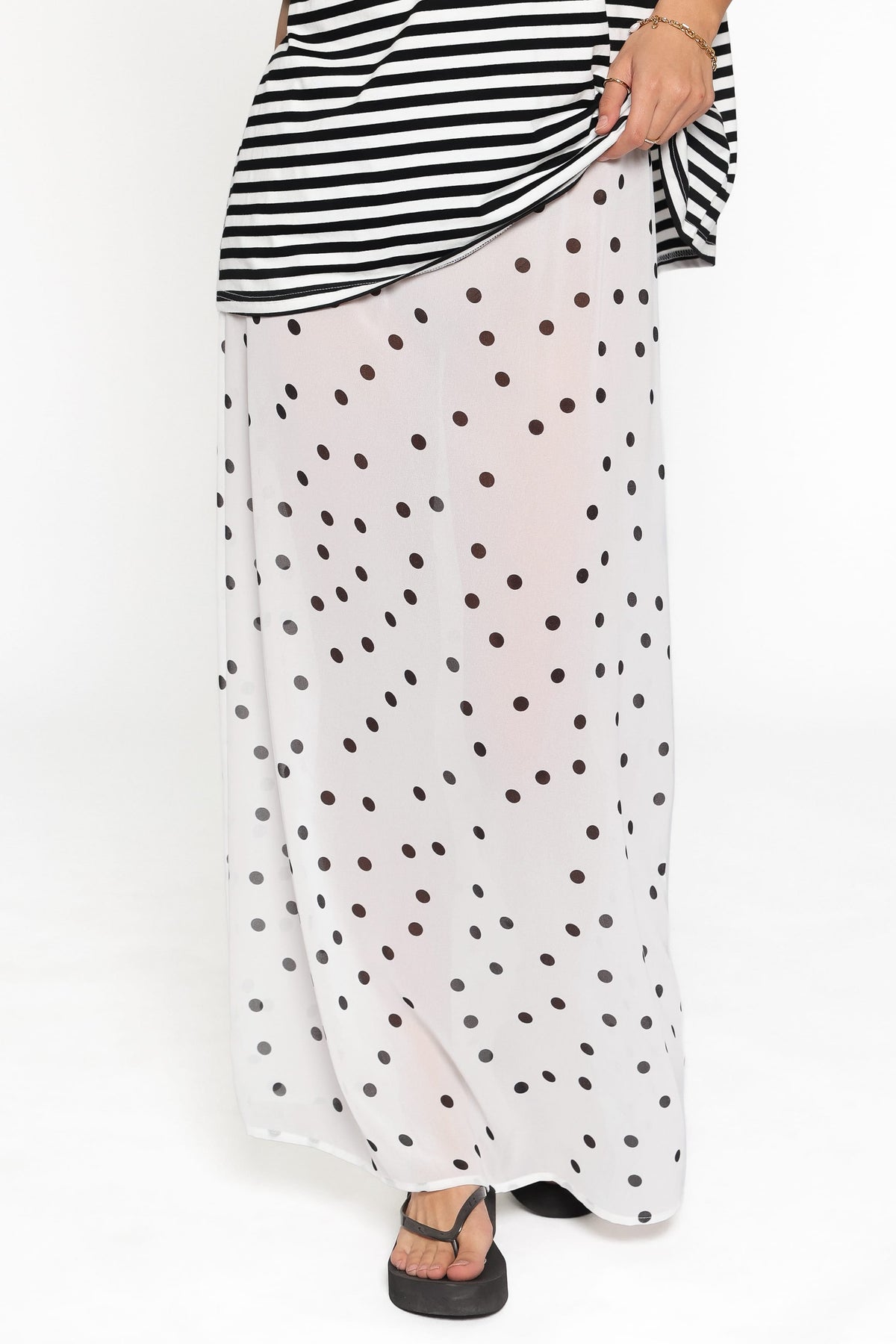 Tammi Skirt Set in White Black – view 4 of 8