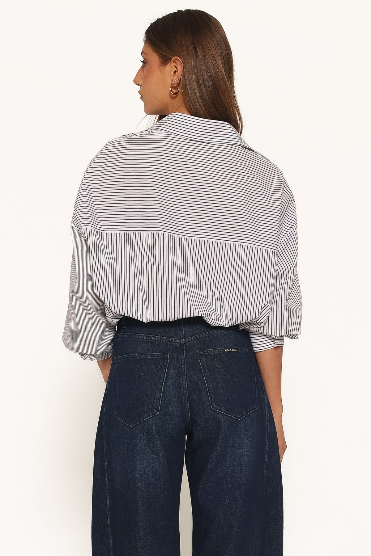 Elva Oversized Shirt in Black Stripe – view 4 of 5