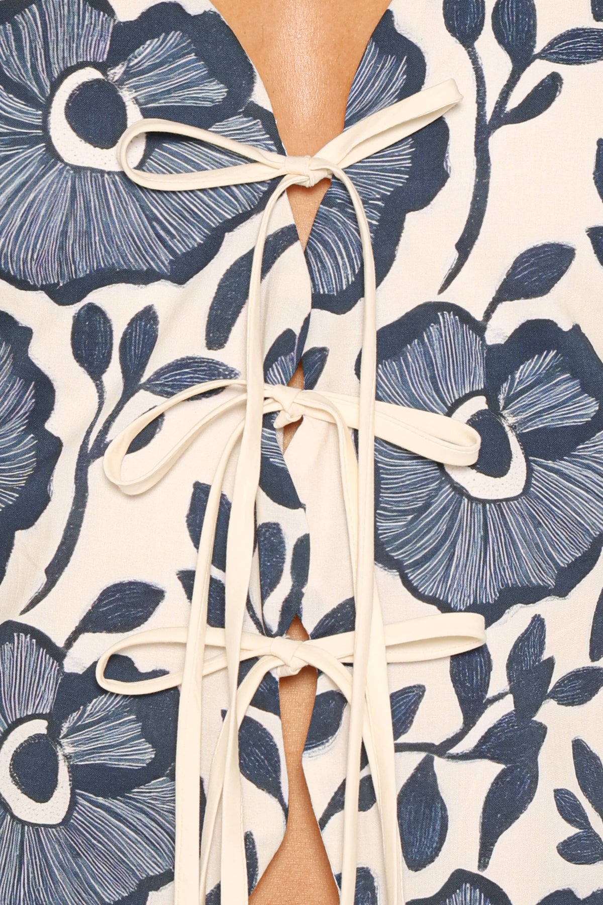 Jensen Scallop Hem Top in Blue Floral – view 6 of 6