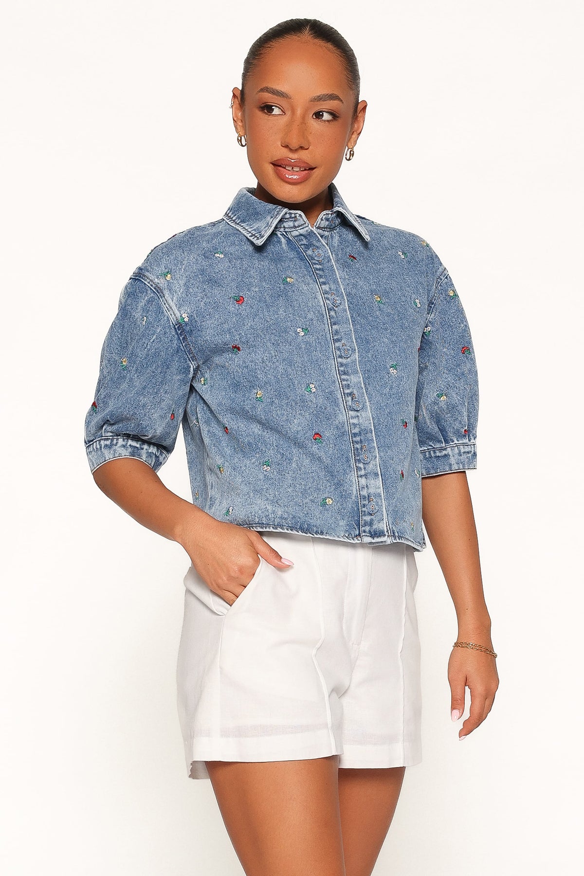 Nerys Embroidered Shirt in Medium Wash – view 3 of 6