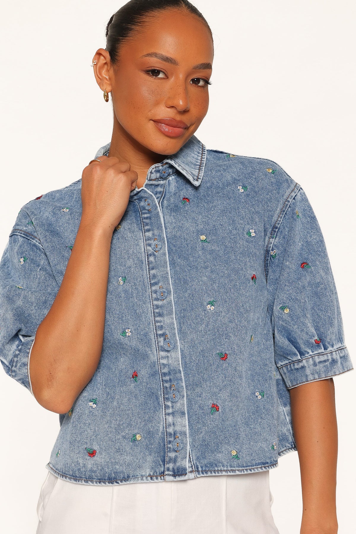 Nerys Embroidered Shirt in Medium Wash – view 2 of 6